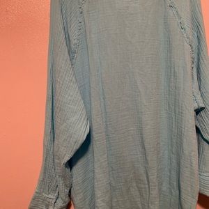 lightweight button up. Perfect for any time of year